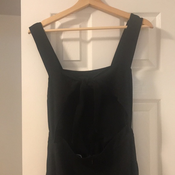 Apron Bow-Back Jumpsuit - Picture 3 of 5